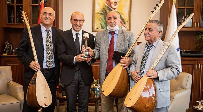 Tunç Soyer aşıkları ağırladı