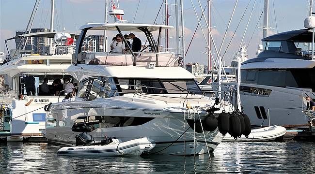 Yüzen saraylar ve her bütçeye uygun tekneler deniz tutkularını hayran bıraktı 