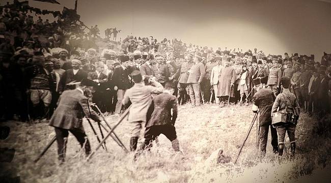 "Atatürk'ün Fotoğraflarının Hikayesi" sergisi açıldı 