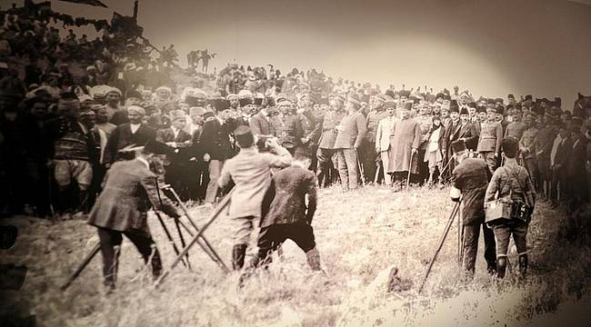 "Atatürk'ün Fotoğraflarının Hikayesi" sergisi açıldı