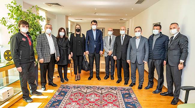 Bakan Kurum'dan Başkan Soyer'e geçmiş olsun ziyareti