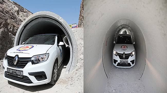 Bu altyapı hatlarının içinden otomobil geçiyor