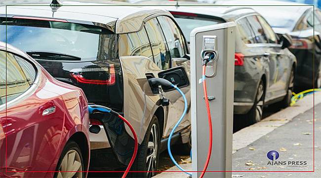 Elektrikli Araç Almak İsteyenlerin 'Nerede, Nasıl Şarj Ederim' Tedirginliği Azalıyor!