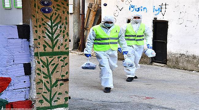 Evinde Covid tedavisi görenlere Büyükşehir'den yemek