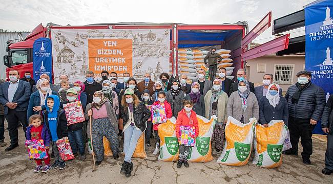 İzmir Büyükşehir Belediyesi bu kez Kirazlı üreticinin yüzünü güldürdü 