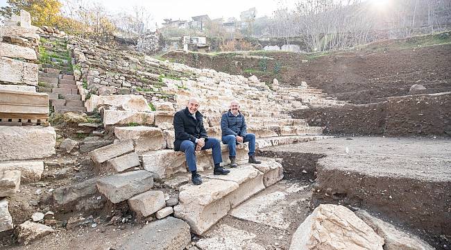 Soyer: Smyrna Tiyatrosu bin 500 yıl süren uykusundan uyanıyor