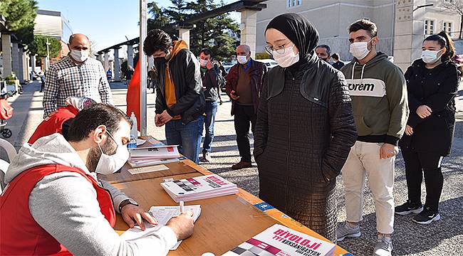 Bursa'da üniversite adaylarına Büyükşehir desteği 