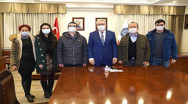 Egeli bilim ekibinden koronavirüslerin genetik şifrelerini çözen araştırma