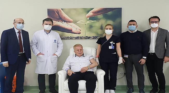İstanbul Okan Üniversitesi Hastanesi'nde CoronaVac aşılaması başladı