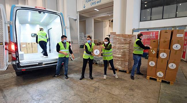 İzmir Büyükşehir'den sokak sanatçılarına ve müzisyenlere pandemi desteği