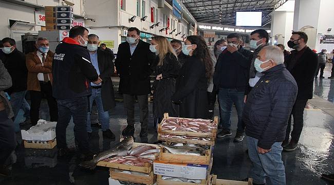 Deva Partisi İzmir İl Yönetimi balıkçılarla bir araya geldi