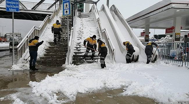 İstanbul'da kar kalınğı 30 cm'e kadar çıktı 