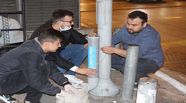 Saadet Partili gençlerden sokak hayvanları için yürek ısıtan çalışma