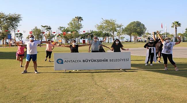 Antalya'da sosyal mesafeli sabah sporu başlıyor