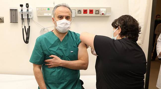 Başkan Alinur Aktaş, Covid 19 aşısı oldu 