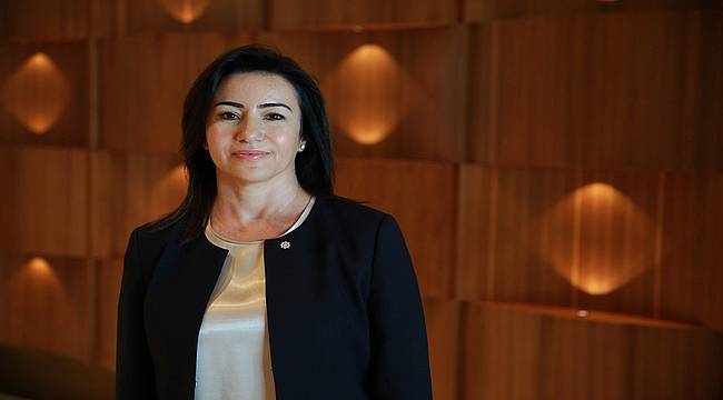 DenizBank yeni dikey tasarımlı kartlarıyla kontrolü müşteriye veriyor