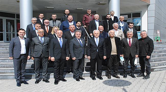 Ege Otomotiv Derneği'nde bayrak değişimi