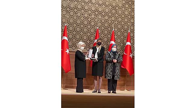 Viking Temizlik, 2020 Erişilebilirlik Ödülü'nü Emine Erdoğan'ın elinden aldı 