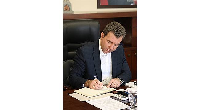 Bergama Belediye Başkanı Hakan Koştu'dan 23 Nisan için 18 kardeş şehre mektup