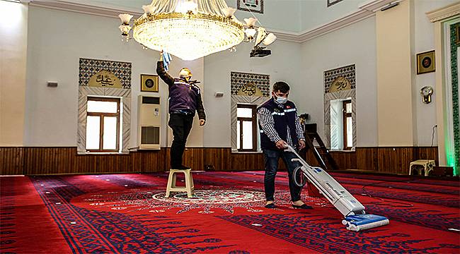 Buca'nın camilerinde ramazan temizliği