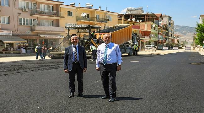 Büyükşehir'den Sarayköy'e 325 km alt yapı, 75 bin ton asfalt 