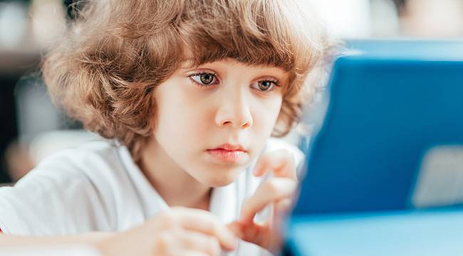 Çocukları dijital dünyada koruyacak 5 yöntem 