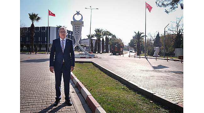 Ege Üniversitesinden bazı emekli amirallerin açıklamasına tepki