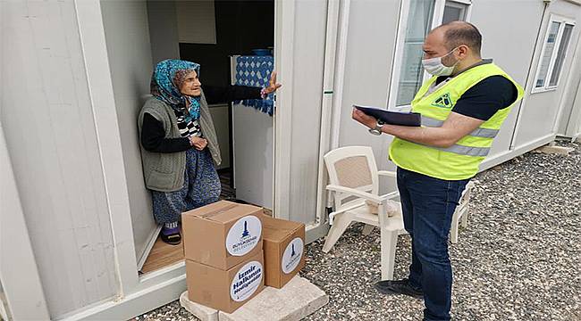 İzmir Büyükşehir Belediyesi Karaburun'daki depremzedelerin yanında