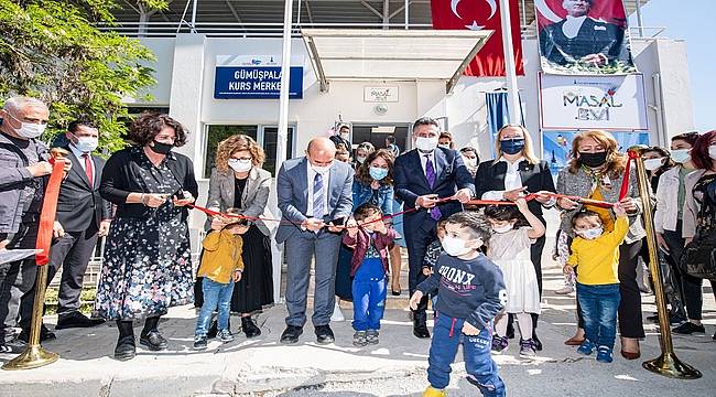 İzmir'de 10'uncu 'Masal Evi' Gümüşpala'da açıldı 