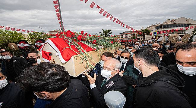 Torbalı Belediye Başkanı Uygur karanfillerle uğurlandı 