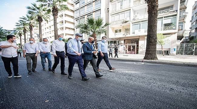 Başkan Soyer, Talatpaşa Bulvarı'ndaki asfalt çalışmalarını inceledi