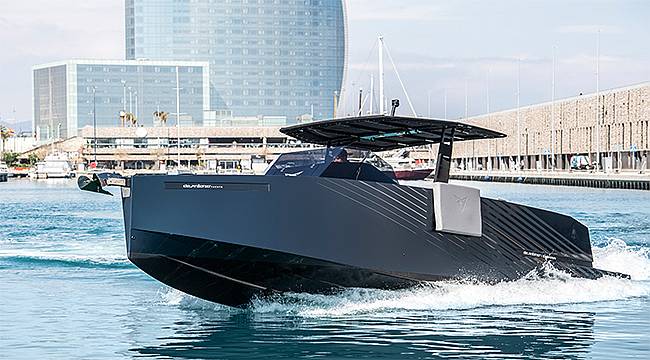 CUPRA tasarımlı yat D28 Formentor denize iniyor