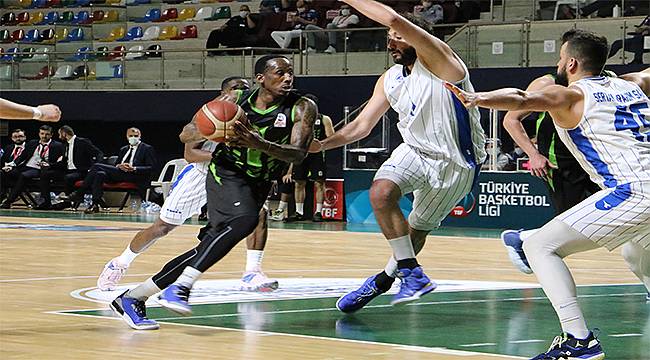 Erteleme maçında kazanan Kocaeli Büyükşehir Belediye Kağıtspor 