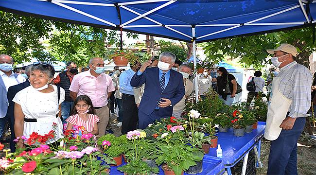 Bergama üretici pazarı açıldı 