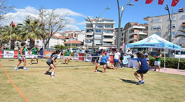 Dikili, Ayak Tenisi Turnuvası'na ev sahipliği yaptı 