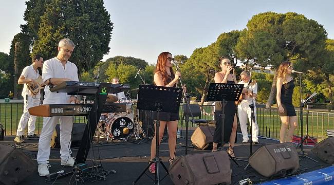 İzmir Uluslararası Film ve Müzik Festivali'nde ödül zamanı
