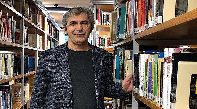 Prof. Dr. Süleyman İrvan: "İyi gazeteciyi kötü gazeteciden ayıran etik ilkelere uymasıdır" 