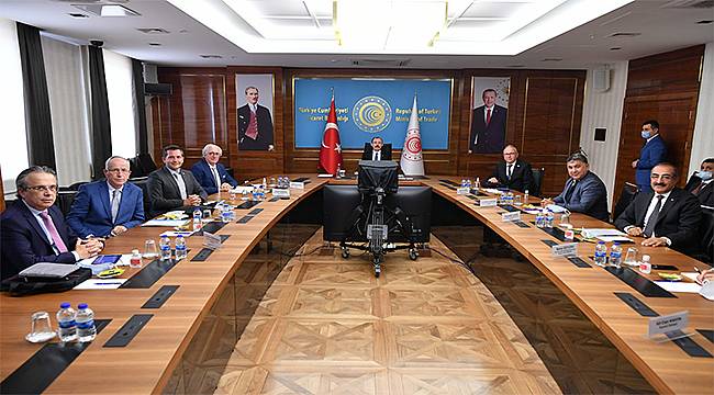 Ticaret Bakanı Dr. Mehmet Muş, Hindistan'a haşhaş tohumu ihracatı krizini çözmek için devreye girdi