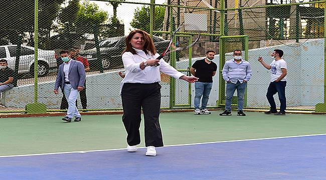 Uşak Belediyesi Tenis Turnuvası'nda İlk Servis Atıldı 