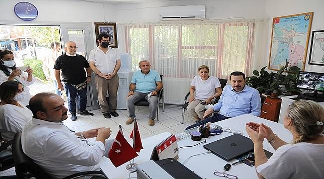 AK Partili Kaya'dan Tunç Soyer'e: "Konu HDP olunca soluğu koşa koşa yanlarında alıyor"