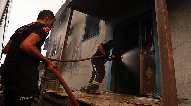 Antalya Büyükşehir 213 araç 481 personel ile yangın bölgesinde