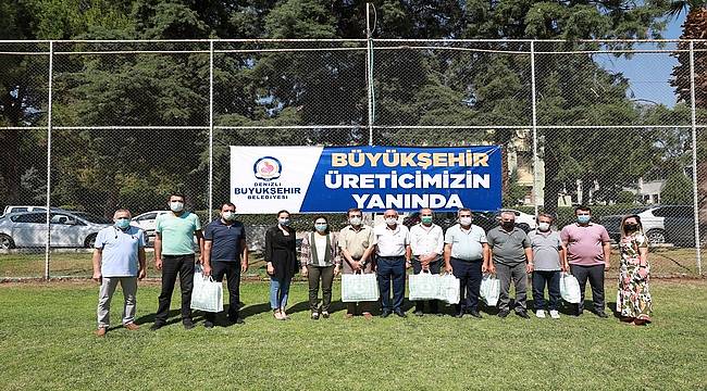 Denizli Büyükşehir'den 1.100 arıcıya ekipman desteği