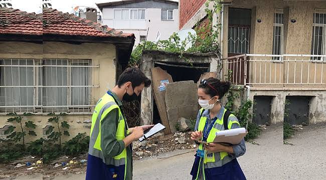 İzmir Büyükşehir Belediyesi Bayraklı'nın yapı stoku envanteri için sahada 