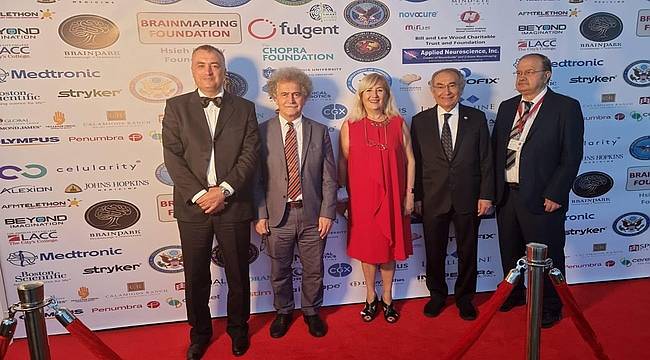 Üsküdar Üniversitesi akademisyenleri SBMT Zirvesi'ne katıldı