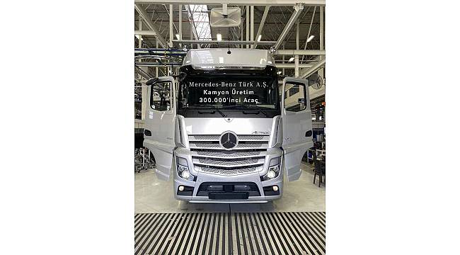 Mercedes-Benz Türk Aksaray Kamyon Fabrikası'nın 300.000'inci kamyonu Actros 1851 Plus banttan indi 