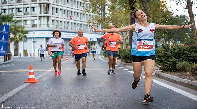 9 Eylül İzmir Yarı Maratonu'na katılım beklenenin üstünde 