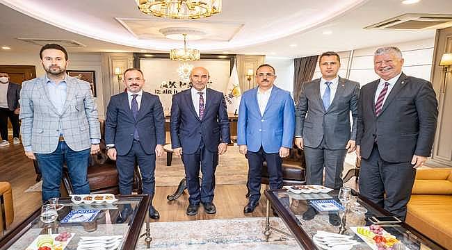 Kerem Ali Sürekli: "İzmir, ortak çalışma iradesiyle Türkiye'ye örnek olabilir"