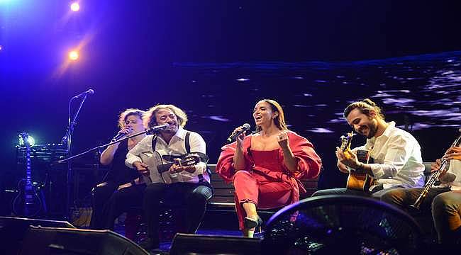 Uluslararası Bursa Festivali'ne Fettah Can ile Cansu Kurtçu damgası 