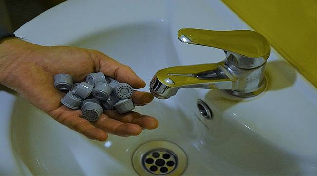 Uşak Belediyesi harekete geçti: Su tasarrufu için ücretsiz aparat