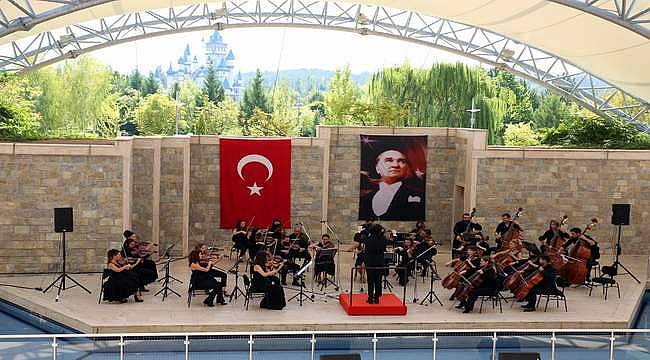 Sazova Bilim Kültür ve Sanat Parkı'nda klasik müzik konserleri devam ediyor